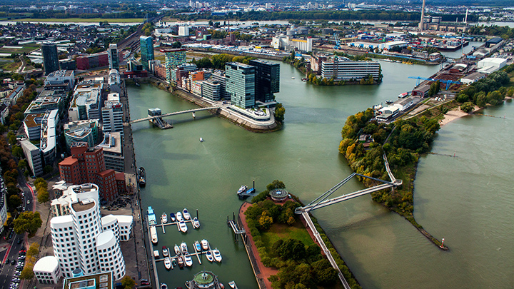 Dusseldorf,-capital-city-of-North-Rhine-Westphalia,-Germany