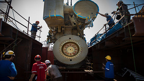 The heart of the vessel: The propulsion system runs mainly on LNG.