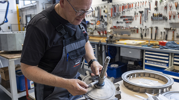 service-center-industries-reconditioning-workshop