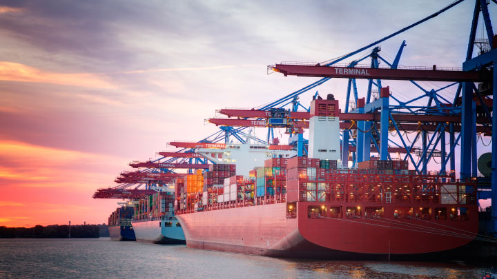 LTSA_two-stroke container ship at terminal